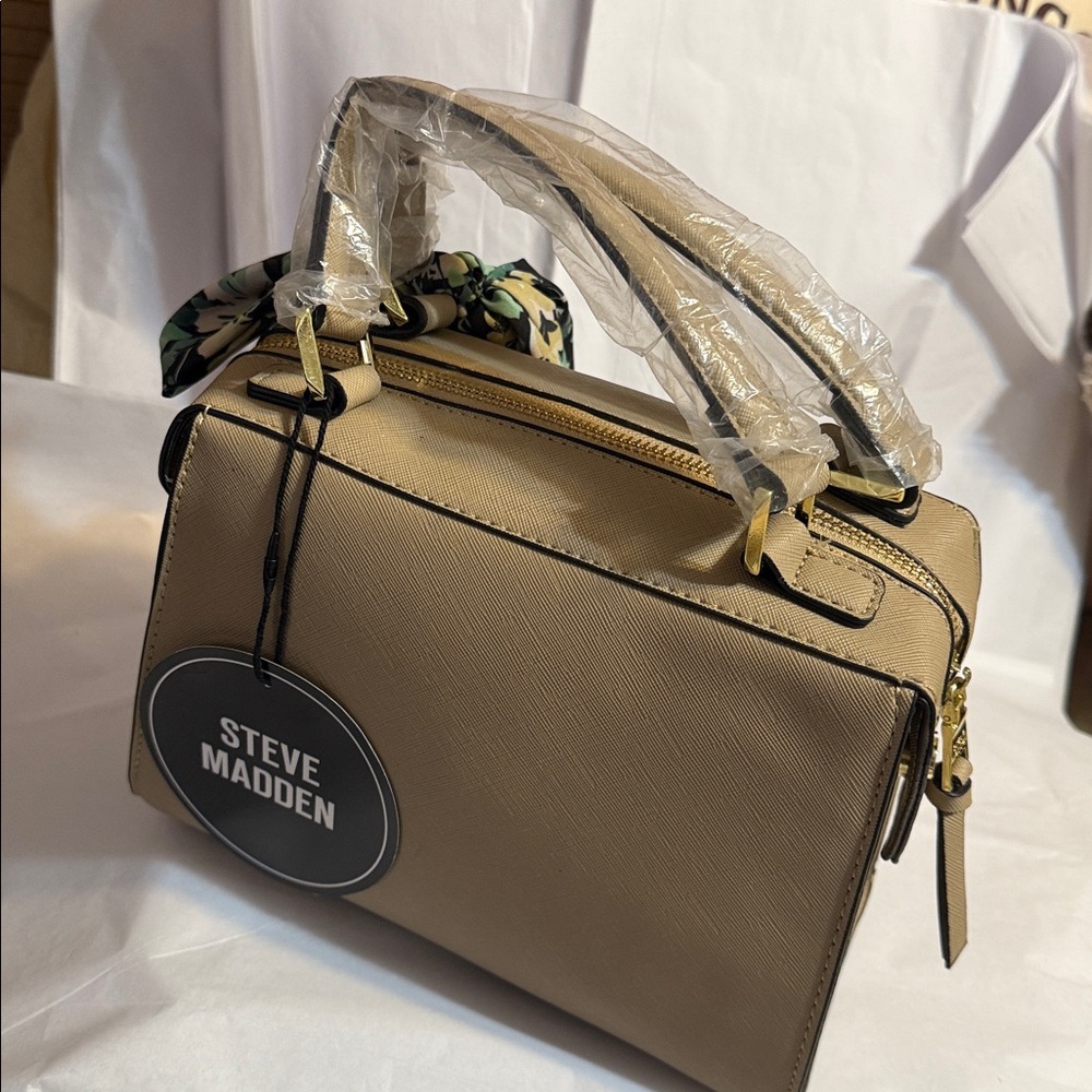 Steve Madden Breese Satchel Crossbody Purse with adjustable strap and scarf - Picture 6 of 9